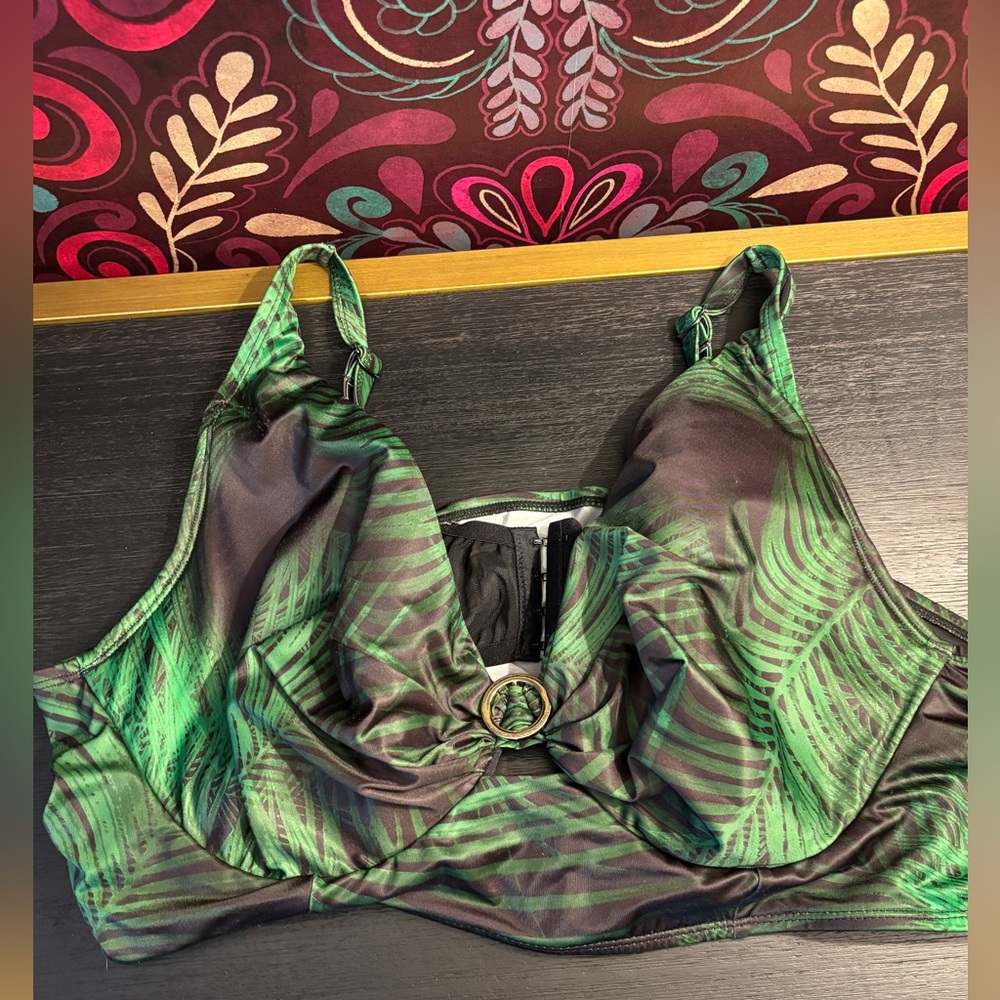 Green and black plus size longline bikini top